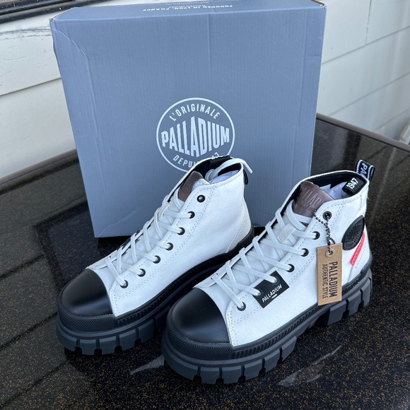 Palladium Revolt Hi Top Sneakers White Black Chunky Sole US 9 EU41 NWB - Picture 1 of 7